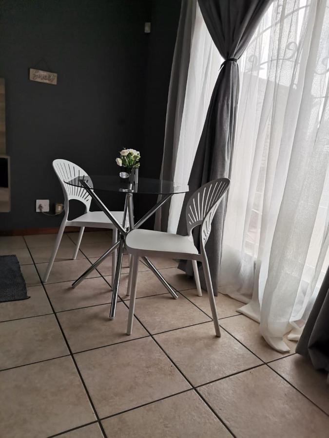 Mia Hills Guest House Hartbeespoort Extérieur photo
