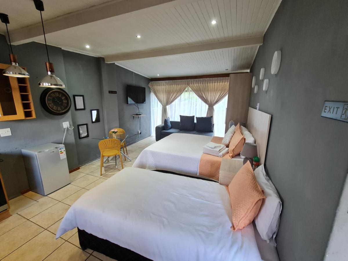 Mia Hills Guest House Hartbeespoort Extérieur photo
