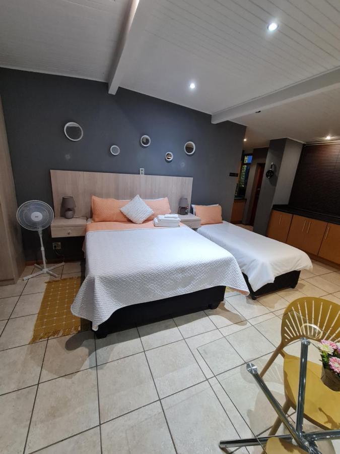 Mia Hills Guest House Hartbeespoort Extérieur photo